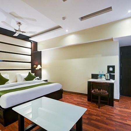 Hotel Geet Deluxe New Delhi Bagian luar foto