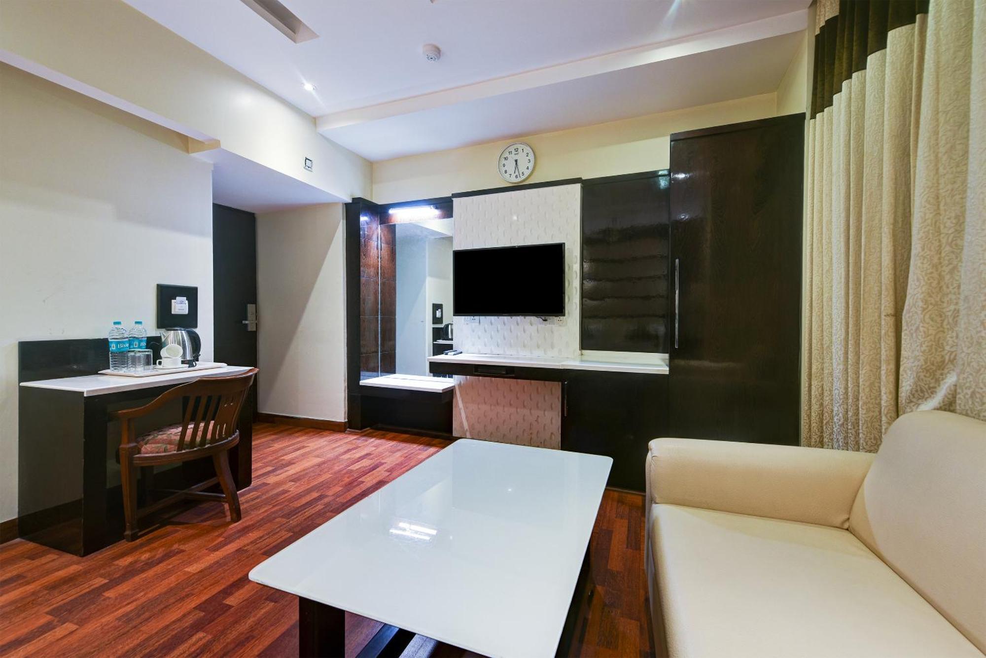 Hotel Geet Deluxe New Delhi Bagian luar foto