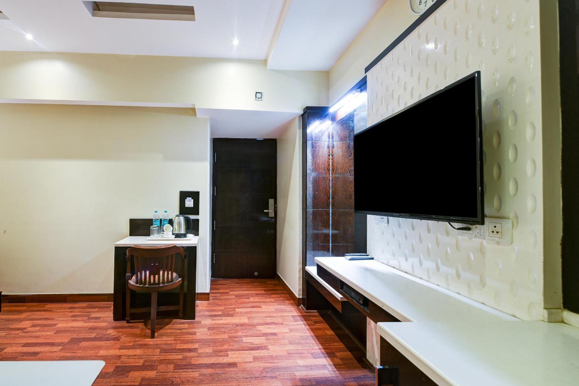 Hotel Geet Deluxe New Delhi Bagian luar foto