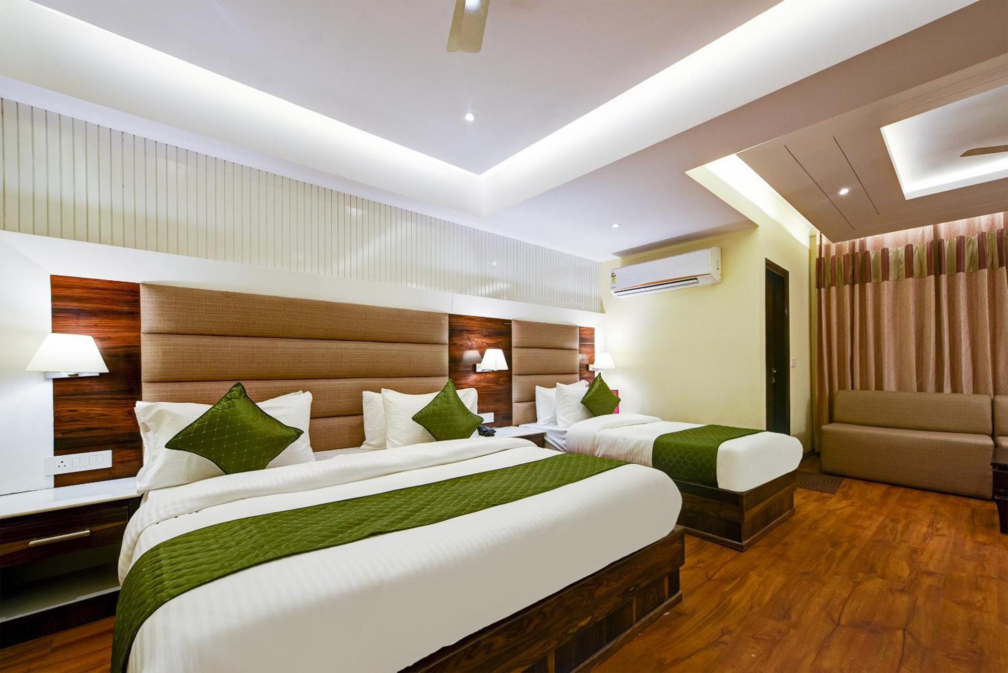 Hotel Geet Deluxe New Delhi Bagian luar foto