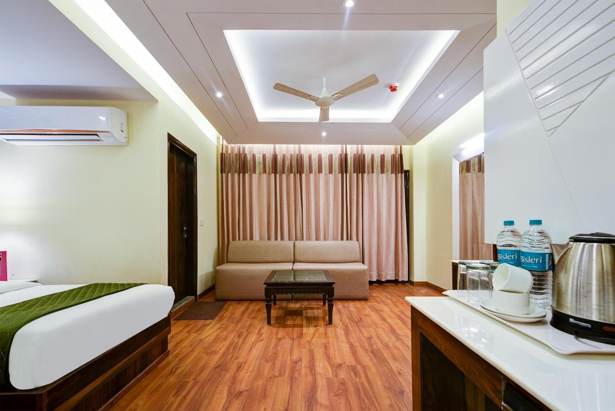 Hotel Geet Deluxe New Delhi Bagian luar foto