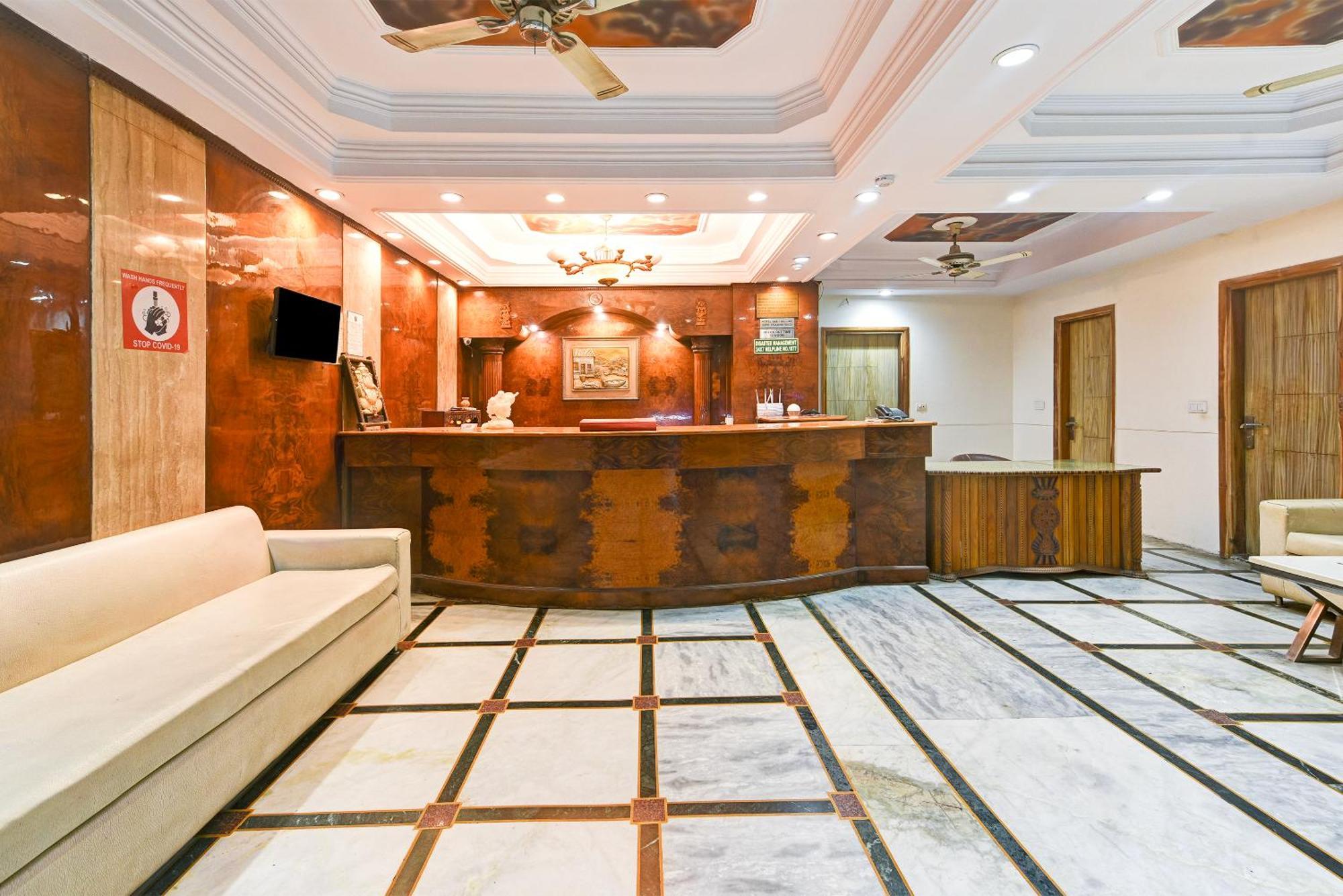 Hotel Geet Deluxe New Delhi Bagian luar foto