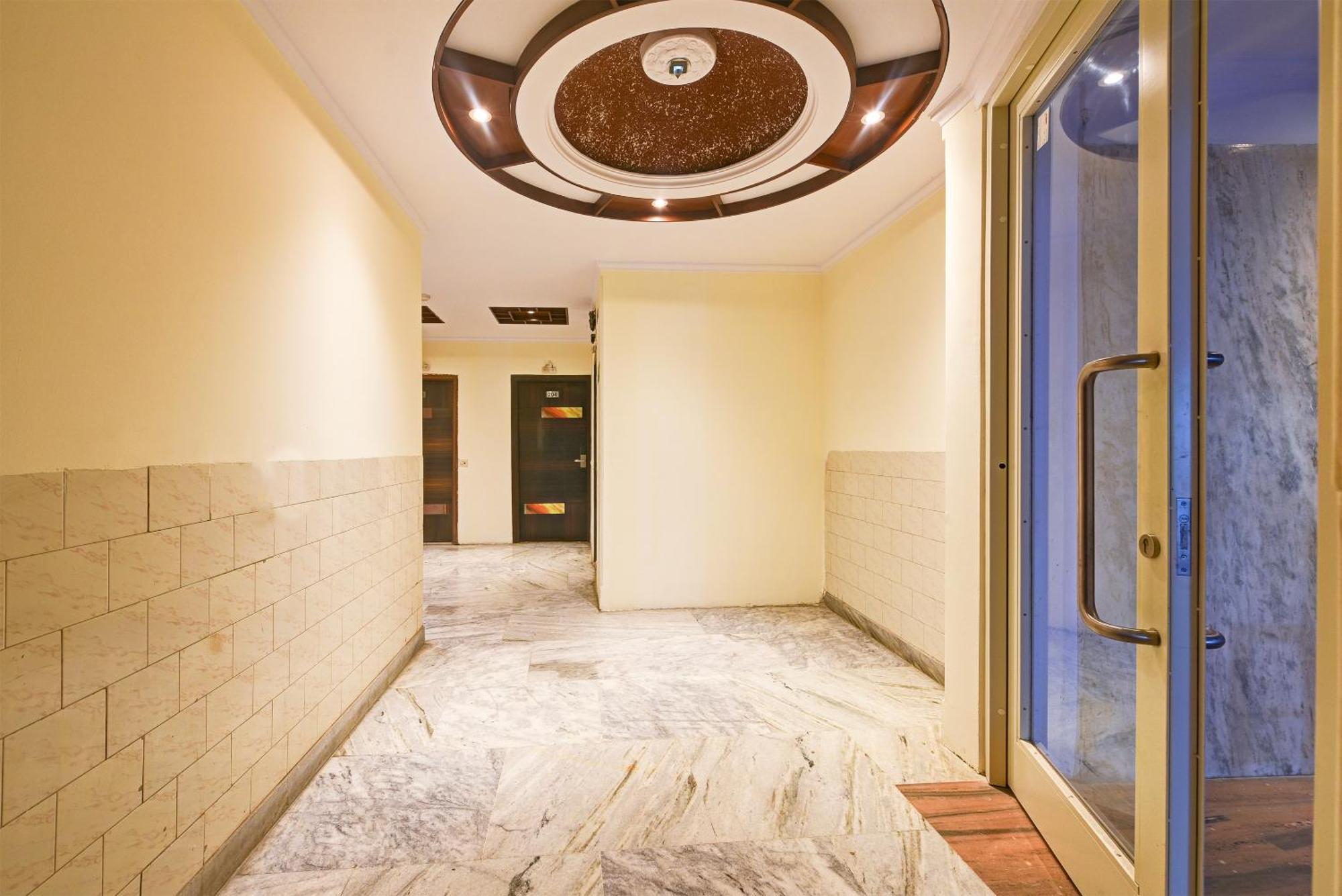 Hotel Geet Deluxe New Delhi Bagian luar foto