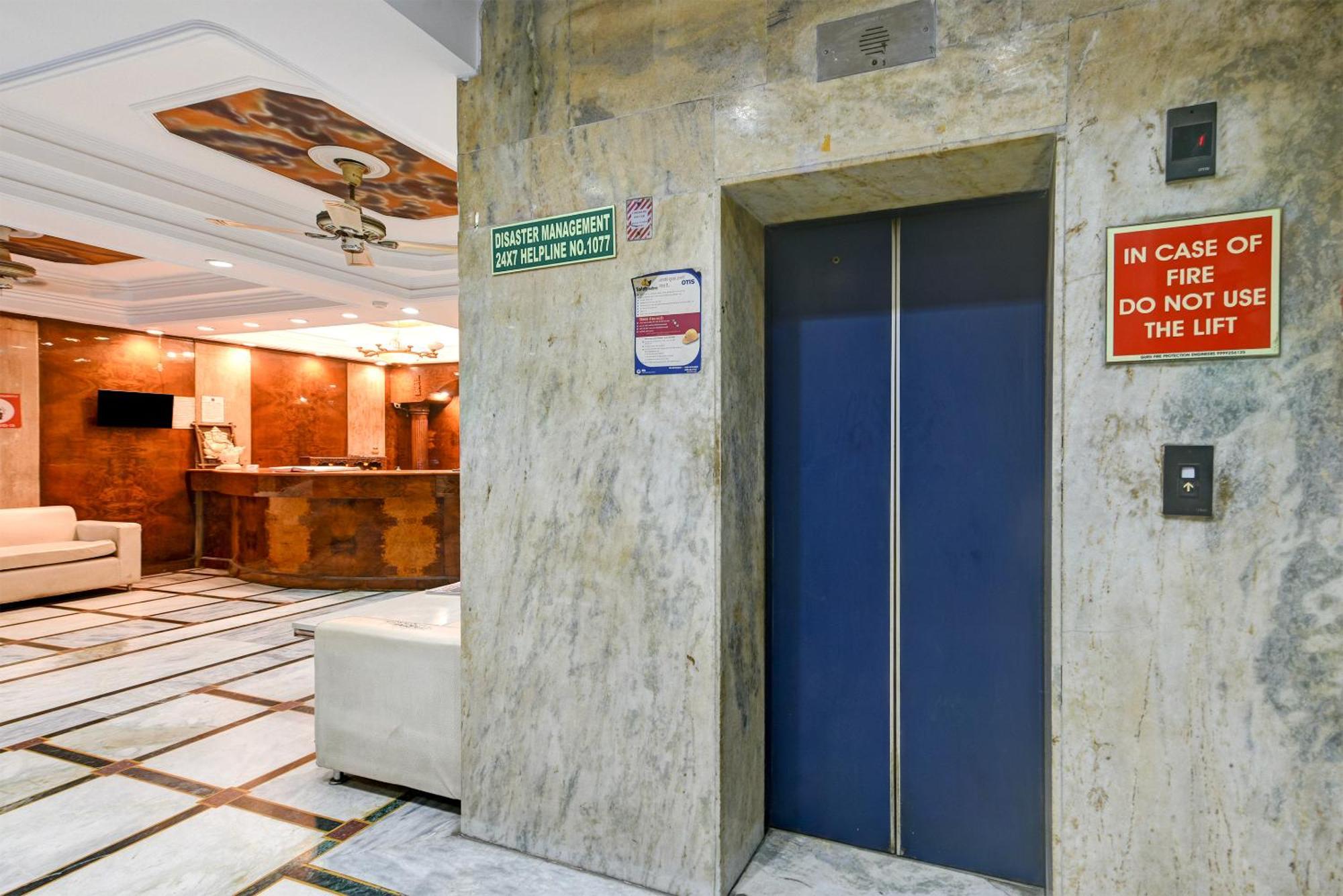 Hotel Geet Deluxe New Delhi Bagian luar foto