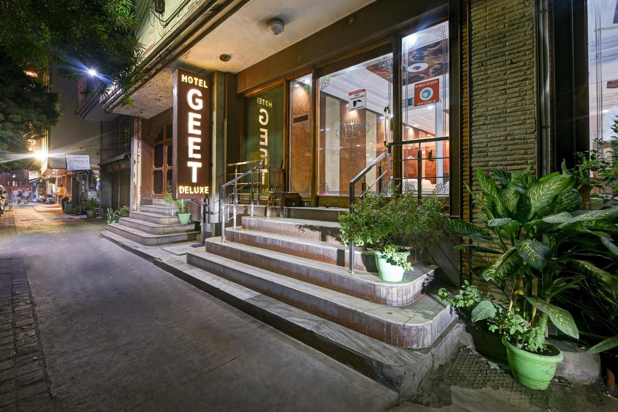 Hotel Geet Deluxe New Delhi Bagian luar foto