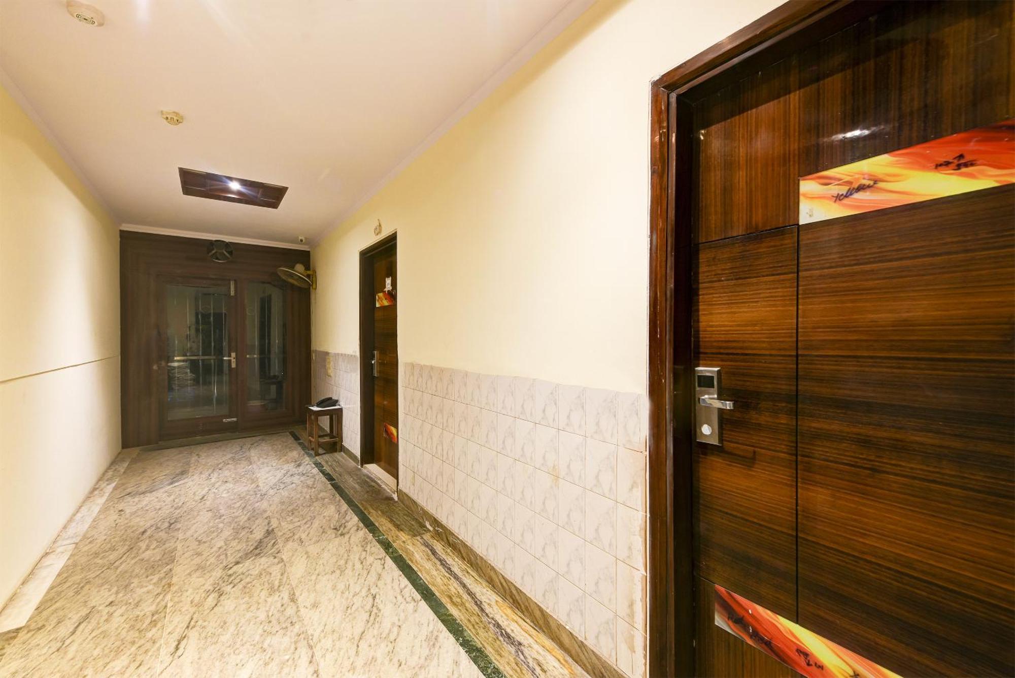 Hotel Geet Deluxe New Delhi Bagian luar foto